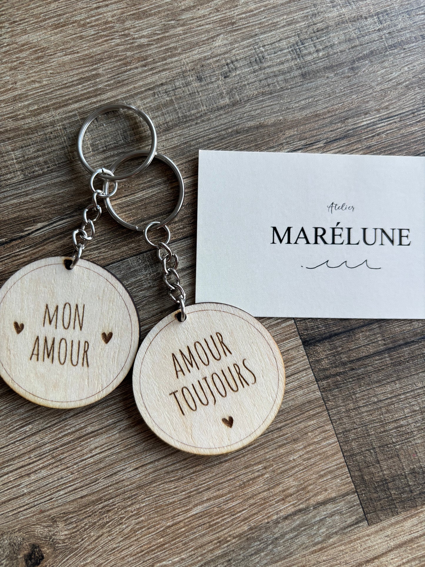 Porte-clé amour amitié famille en bois