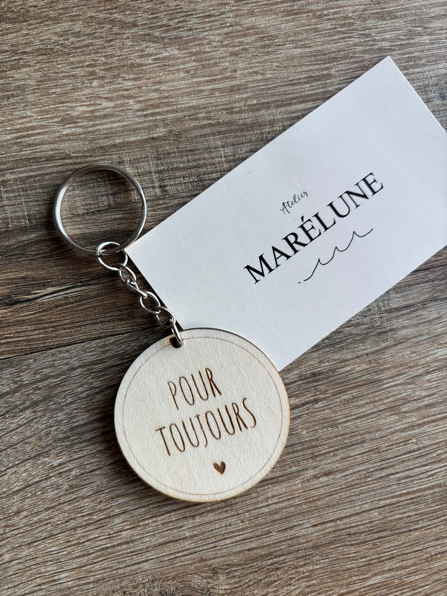 Porte-clé amour amitié famille en bois